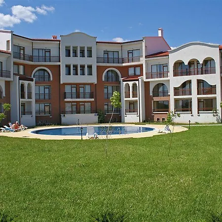 Sunrise Club Apart 3*