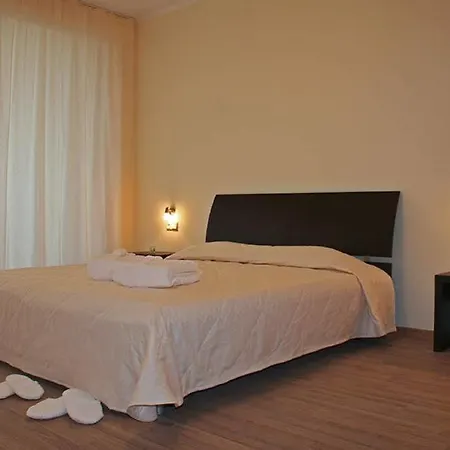 Sunrise Club Apart 3*