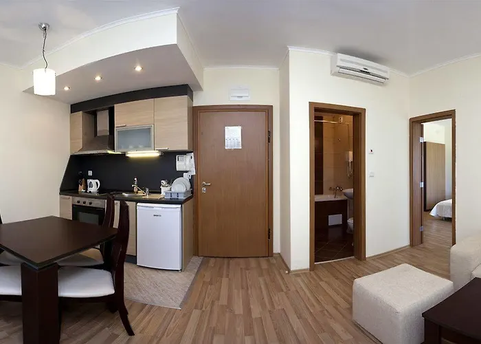 Sunrise Club Apart Отель Равда