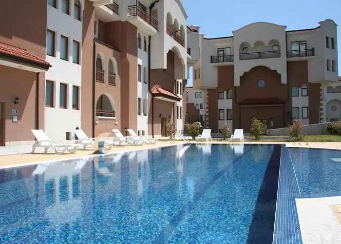 Отель Sunrise Club Apart 3*